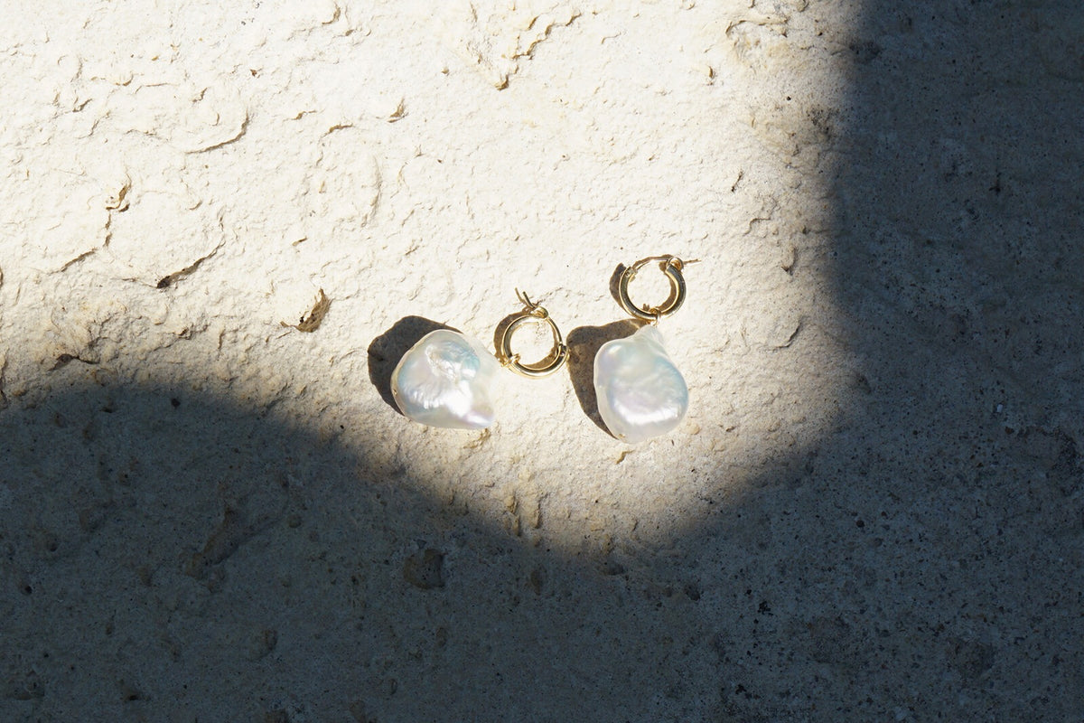 NY発！Baroque Pearls Hoops ピアス【Shapes Studio】国内配送 NY発！Baroque Pearls Hoops ピアス【Shapes Studio】国内配送